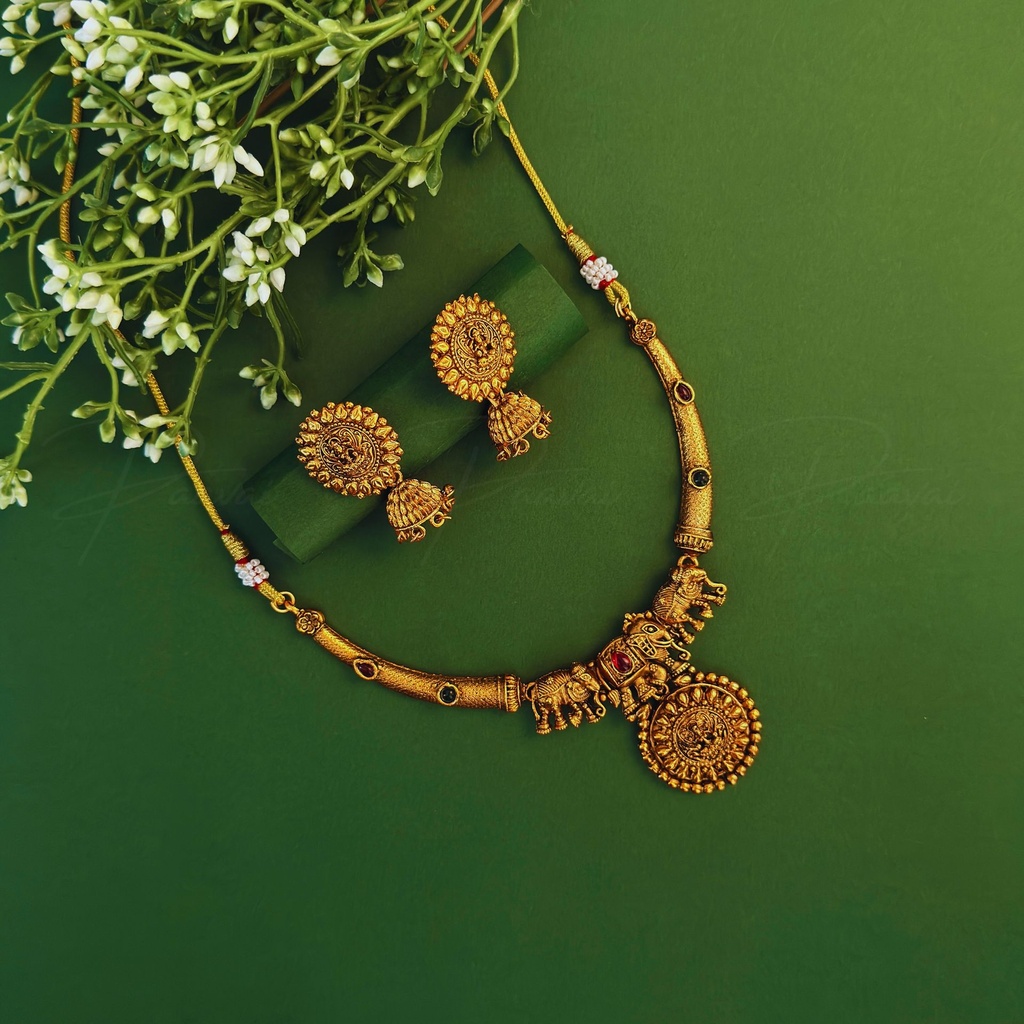 Temple Elephant Necklace Short 1003